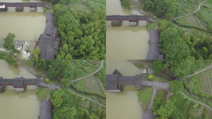 流经村庄的河流，云南大理。