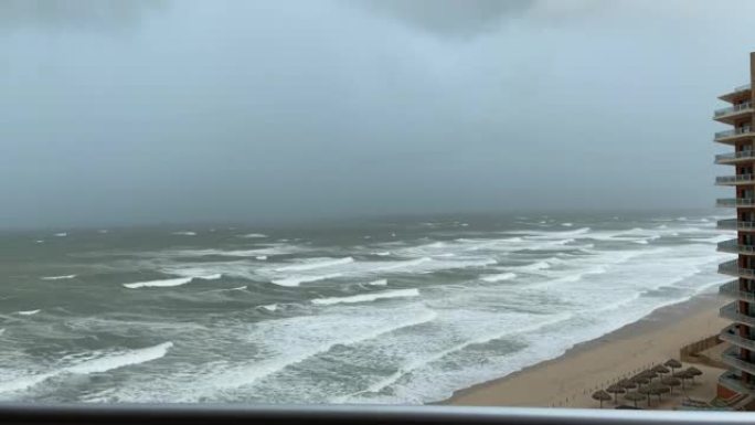 飓风凯袭击了墨西哥海岸线