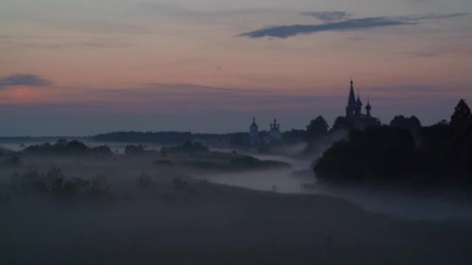 俄罗斯伊万诺沃州圣母领报修道院Dunilovo村的日出