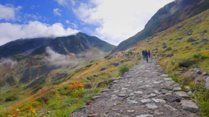 富山县初秋的武罗道风景，立山黑部高山路线