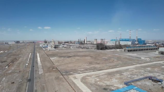 中国恰尔汗盐湖工厂的俯视图