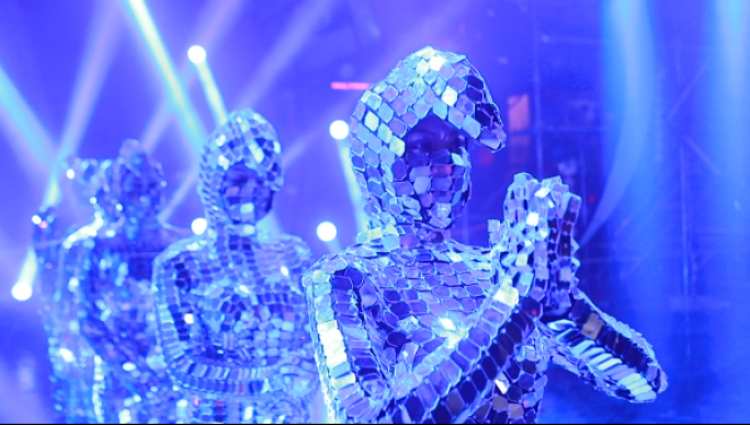AI智能闪亮酷炫的电子机械街舞合集