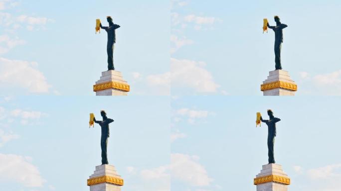 佐治亚州巴统-8月4日，2022: 近距离观看欧洲广场上的美狄亚雕像
