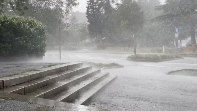 狂风暴雨连城暴雨