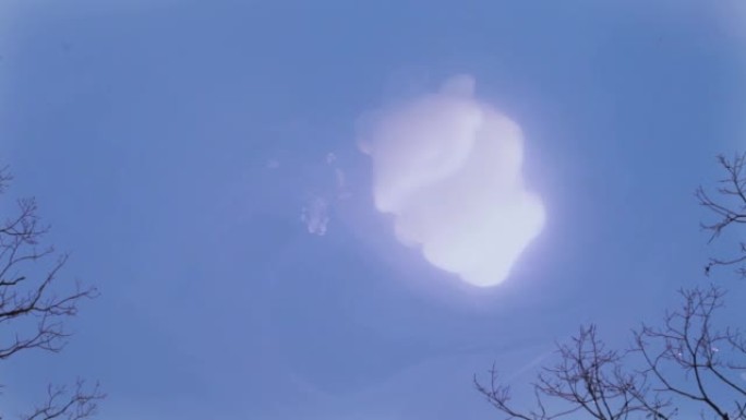 空中飞碟中云门形成的神秘奇怪天气现象