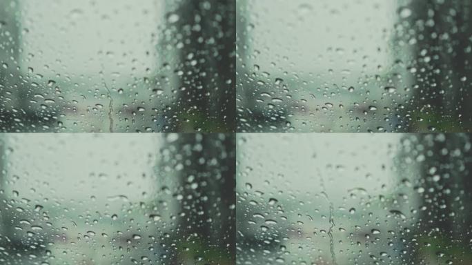 雨滴在雨季落下。