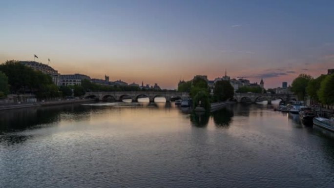 巴黎塞纳河上的Ile de la cite和Pont Neuf桥-昼夜-4k延时