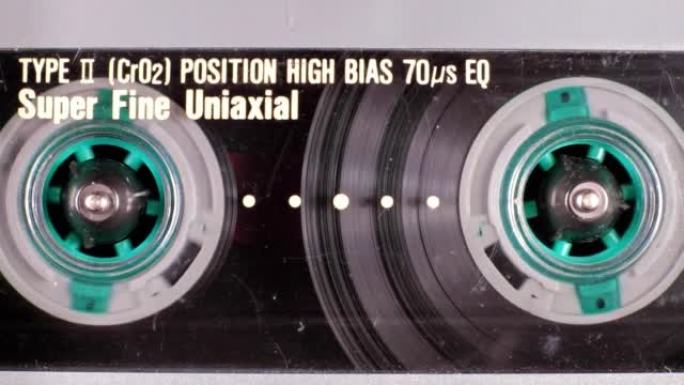录音机播放插入的盒式磁带、紧凑型磁带、mc。德国NRW波恩06/21/2022