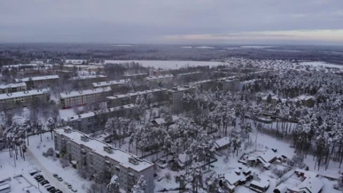 冬季低层建筑的苏联小城鸟瞰图