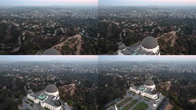 格里菲斯公园天文台的鸟瞰图，可欣赏洛杉矶市中心的城市景观