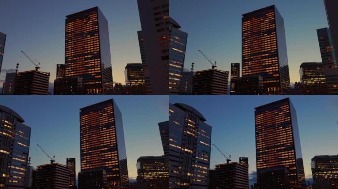 黄昏时分的东京建筑物，美丽的城市灯光