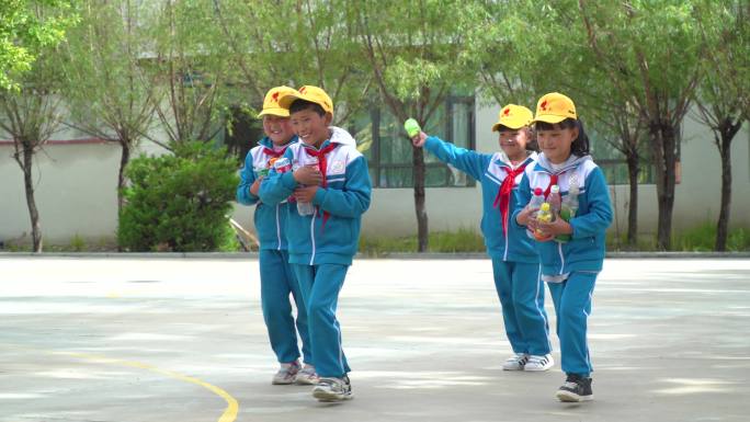 阳光下奔跑 小学生阳光下奔跑 青春