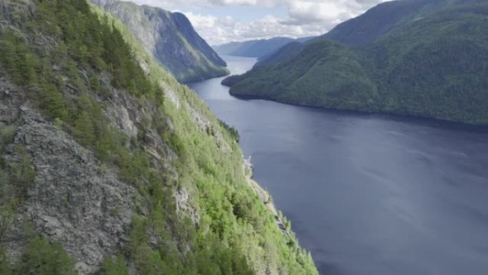 挪威峡湾的风景鸟瞰图