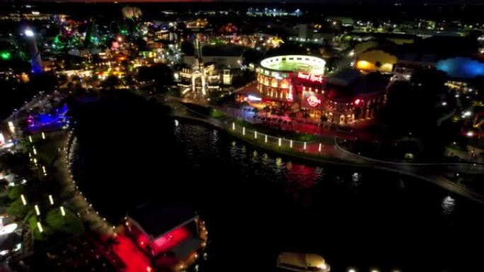 美国佛罗里达州奥兰多市中心的夜景。