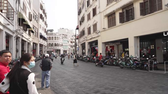 海口骑楼老街市井生活行人
