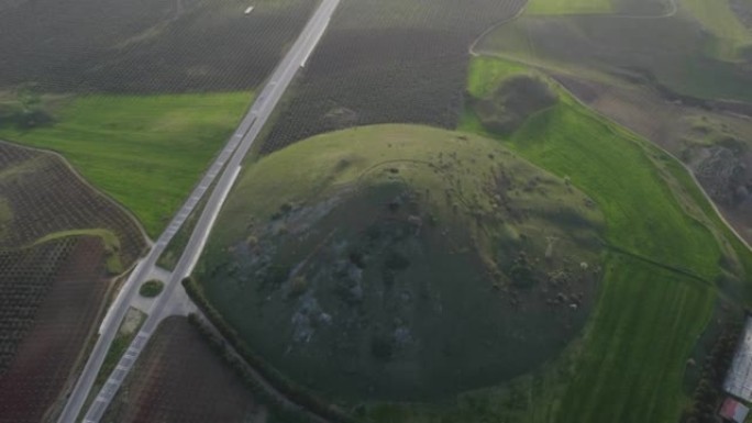 Bintepeler Lydia Tumulus的空中俯视图无人机镜头。