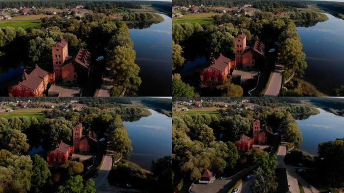 鸟瞰图。位于风景如画的泰特里夫河畔的Radomyshl市。日托米尔州。乌克兰。