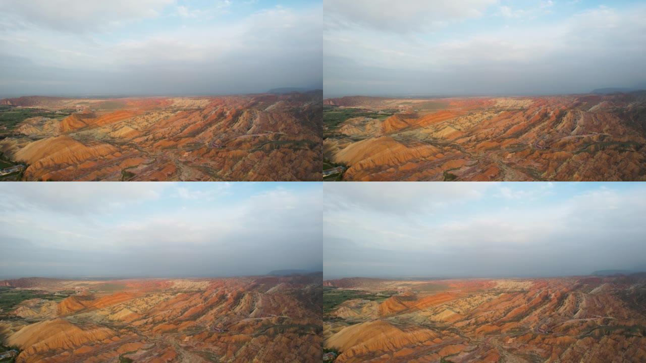 张掖国家地质公园丹霞地貌在日落时的空中放大