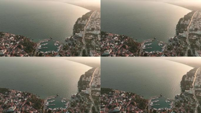安塔利亚海港和老城区的鸟瞰图