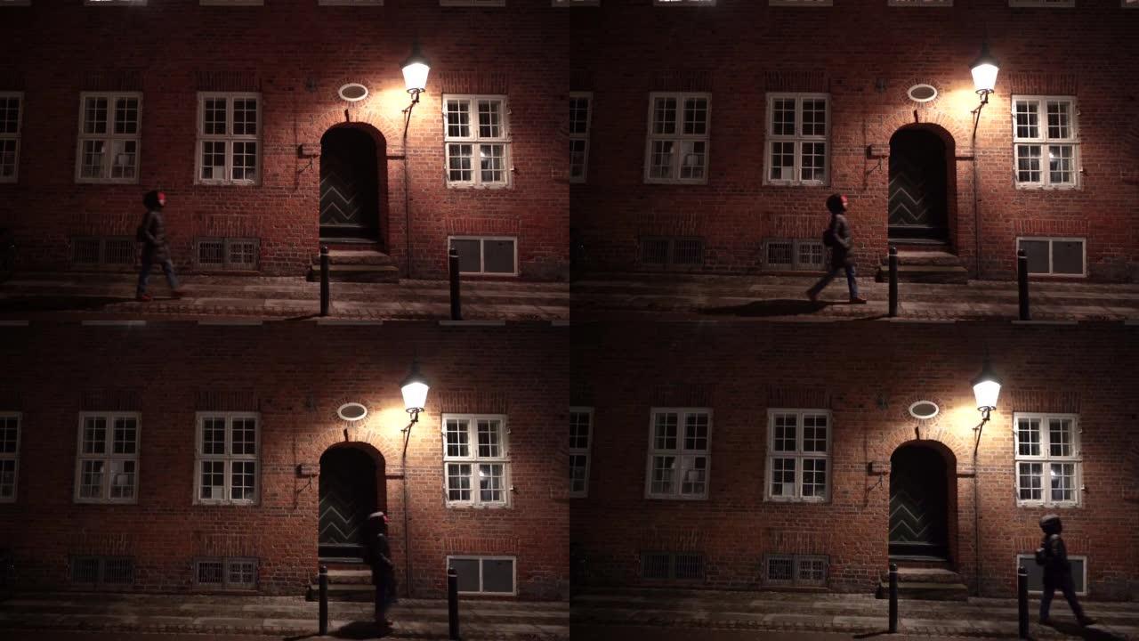 旅行。一名妇女在哥本哈根市四处走动。丹麦。