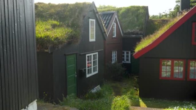 法罗群岛Torshavn居住的典型法罗群岛房屋。