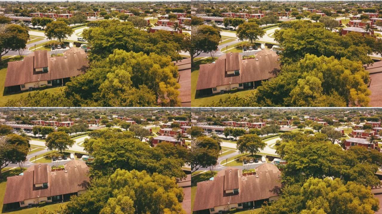 8月2022年佛罗里达州西棕榈滩住宅单户联排别墅的空中场景
