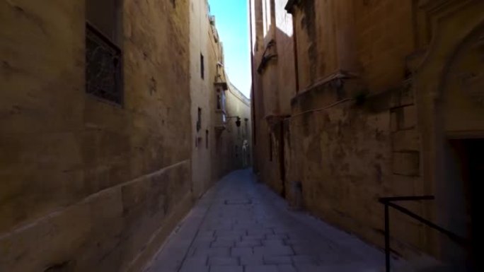 4k镜头-古老的中世纪街道的Mdina，马耳他