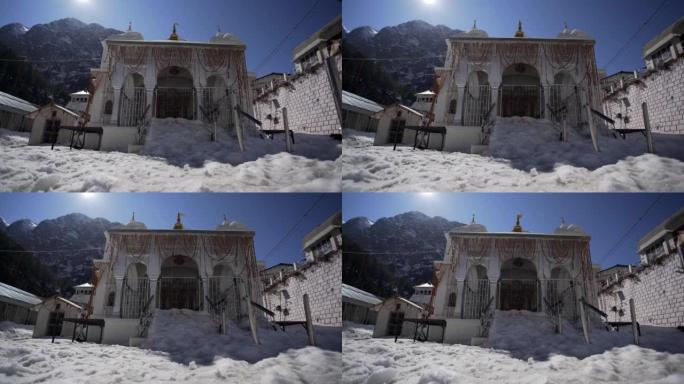 甘戈特里神庙周围的雪