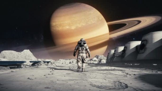 勇敢的宇航员穿着太空服自信地在月球表面走向土星。火星殖民地和基地，火星探测器月球表面，散布着小石头和