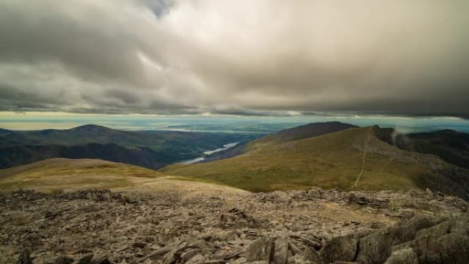 威尔士班戈格温内德斯诺多尼亚Gwynedd Glyder Fawr的Y Garn视图-4k延时