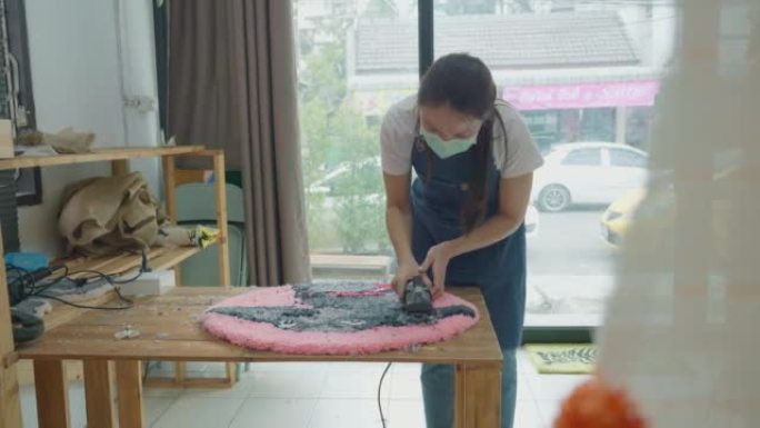 女人DIY用剪羊毛剪地毯