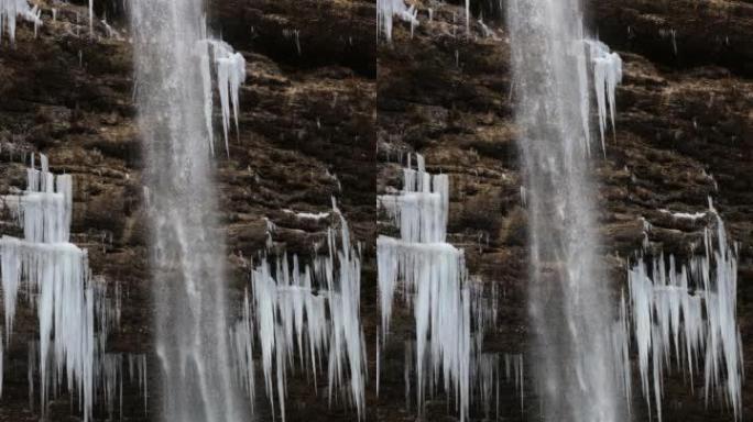 冬季落水瀑布，冰雪冰柱