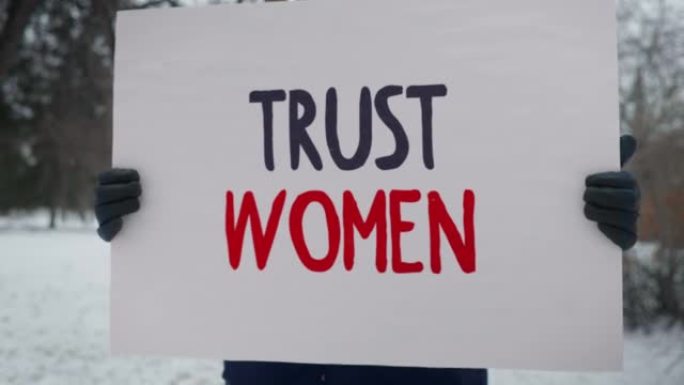 “相信女性”，声援女权运动