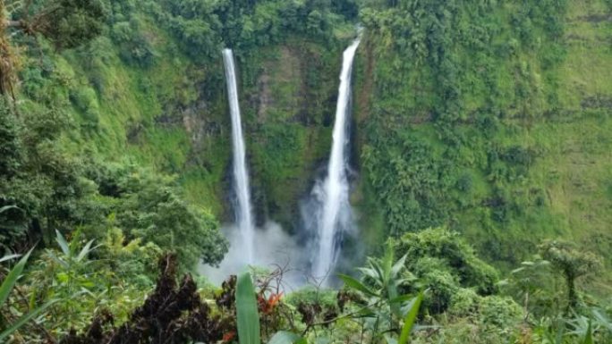 双瀑布高山流水山崖悬崖