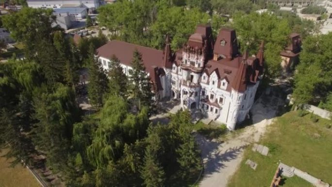 乌克兰的私人城堡，鸟瞰4k