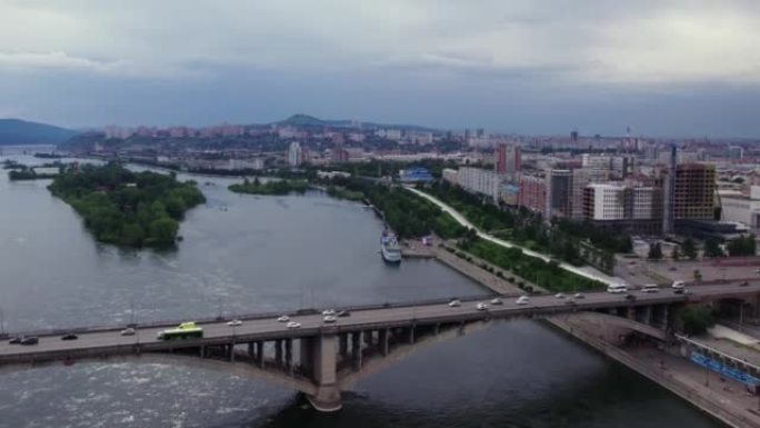 横跨西伯利亚克拉斯诺亚尔斯克市宽阔的叶尼塞河的桥梁