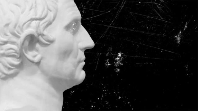一个希腊人的雕塑，由白色的石头制成，在黑色的背景上有闪烁的白色划痕