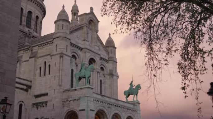 日落时分的巴黎圣心大教堂