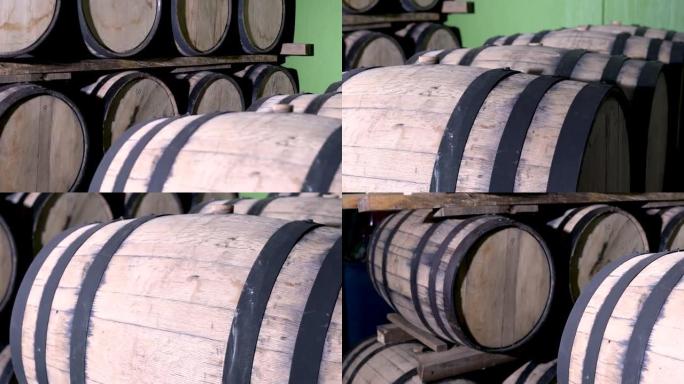 堆满龙舌兰酒的桶，用于龙舌兰酒工业的成熟