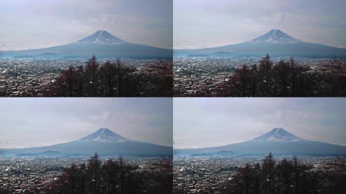 富士山在阴天从丘雷托塔观看。