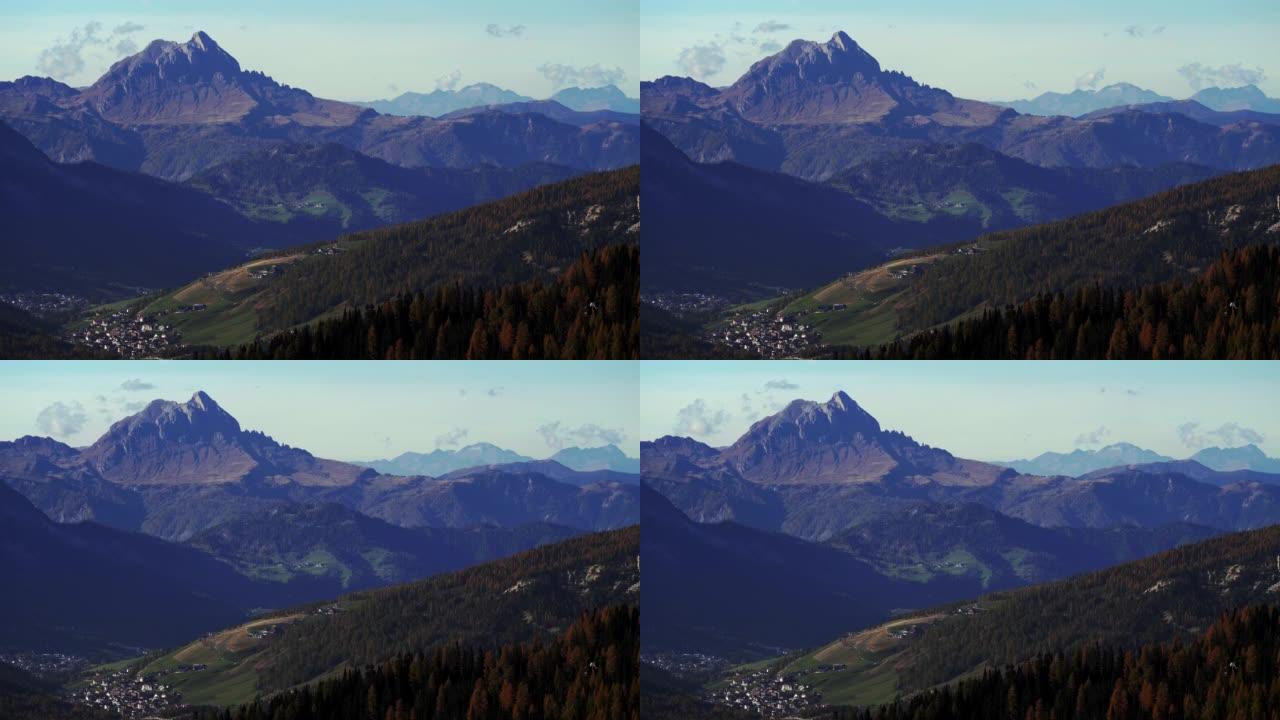 多洛米蒂山脉的Alta Badia山谷和Peitlerkofel山 (Sass de Putia)
