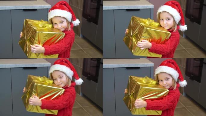 圣诞老人正在家里给孩子们送礼物。圣诞快乐，新年快乐。一个小女孩感动地为圣诞老人的礼物感到高兴，并将其