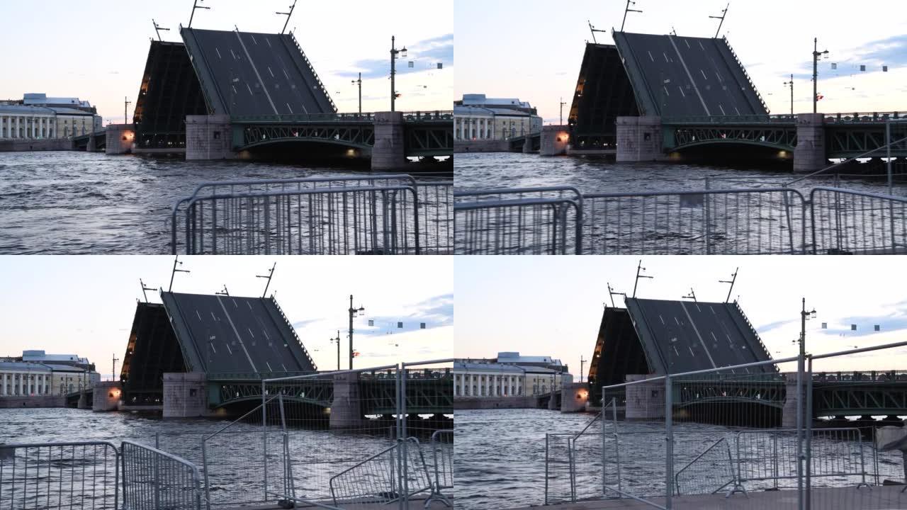圣彼得堡市的开放式吊桥
