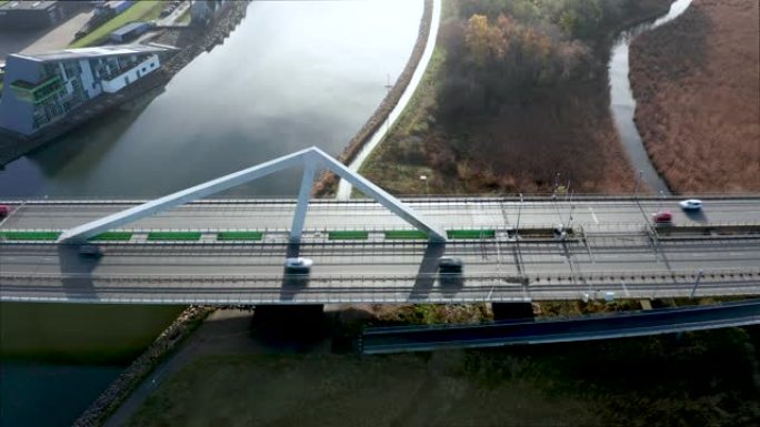 无人机在欧登塞的桥梁上方盘旋