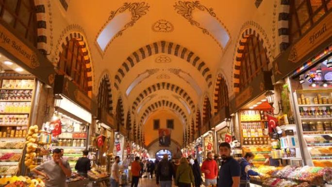 伊斯坦布尔市旅游热门大市场拥挤室内慢动作步行全景4k土耳其