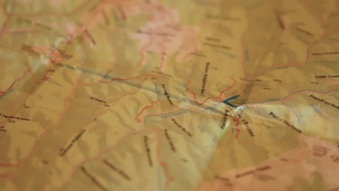 罗马尼亚地图的特写，显示从维德拉鲁湖到高清的伊泽尔山脉