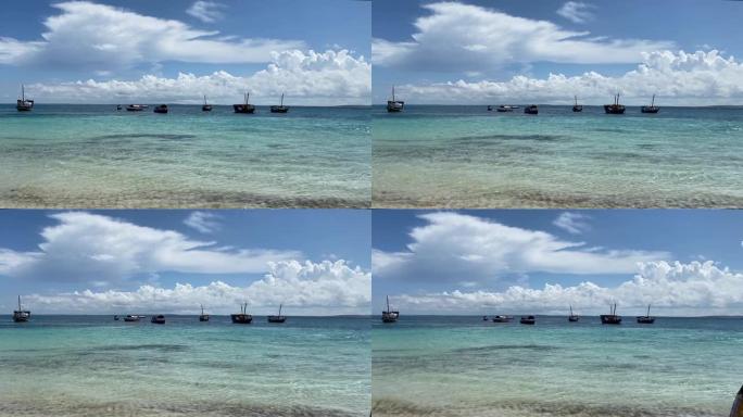 湛蓝的印度洋水逆天。娱乐和旅游概念。水平视频