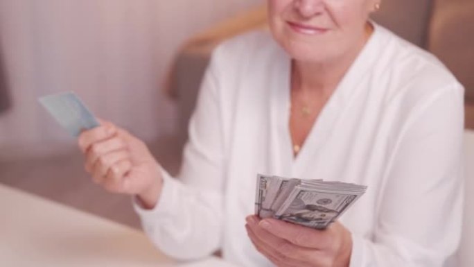 支付选项养老金银行女性信用卡
