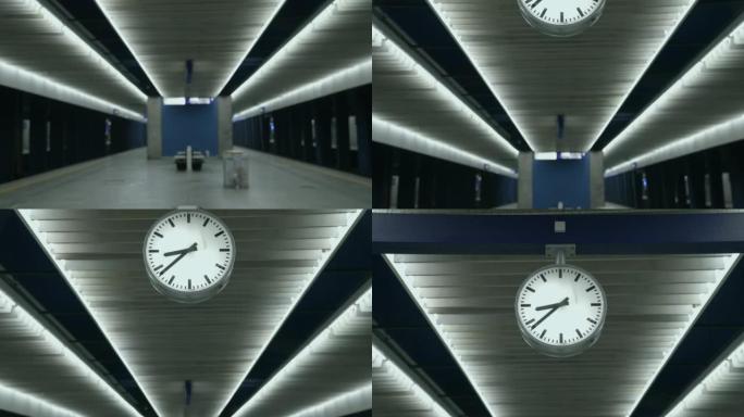 空火车站的钟。