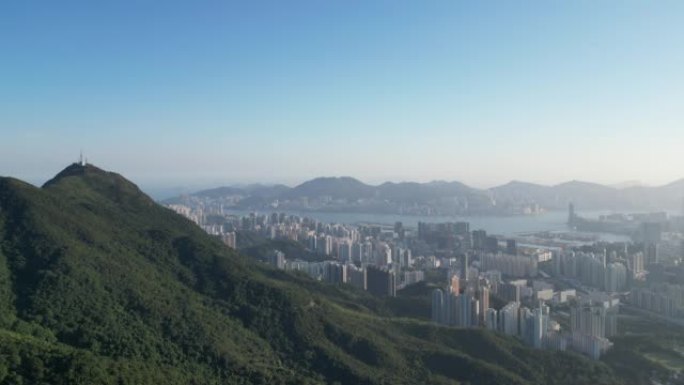 香港九龙山顶的道路倾斜
